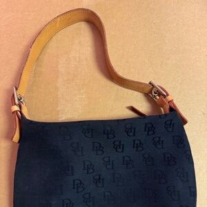 Dooney & Bourke Black Logo Shoulder Bag / Purse – Good Condition